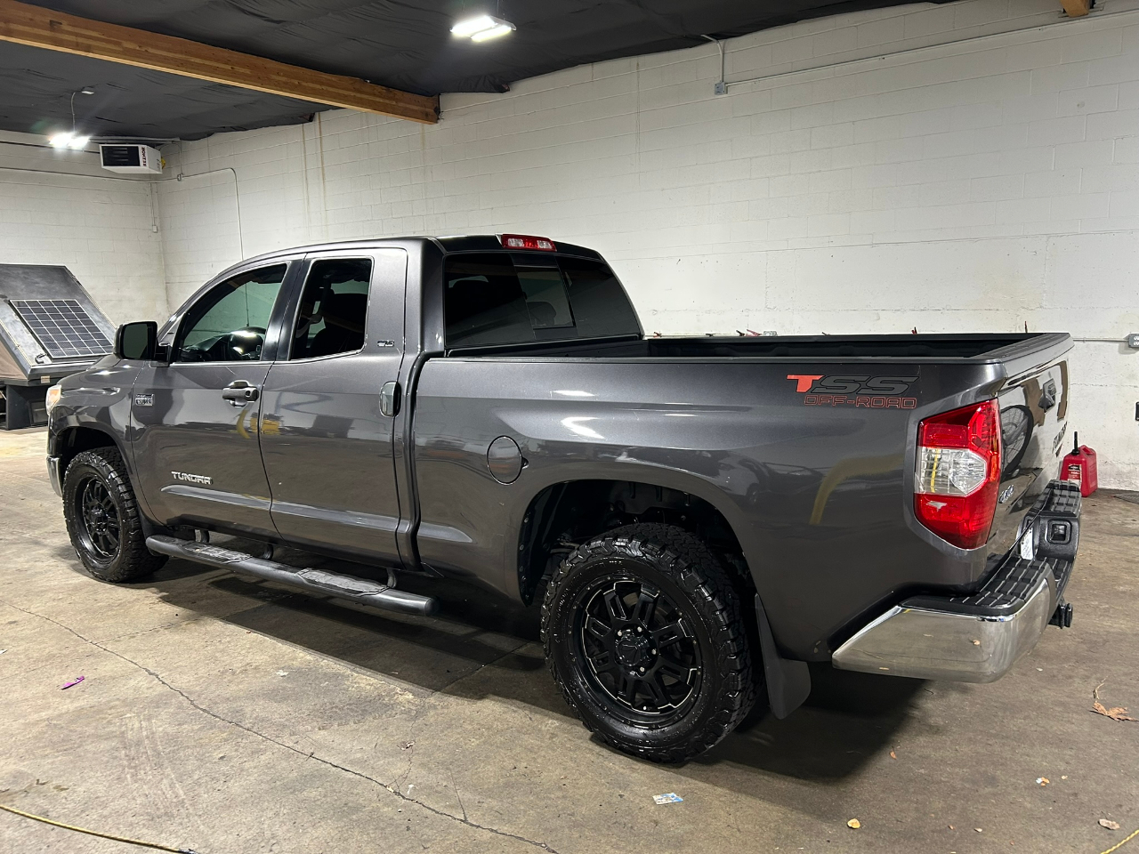 Toyota Tundra SR5 5.7L V8 FFV Double Cab 4WD 2016