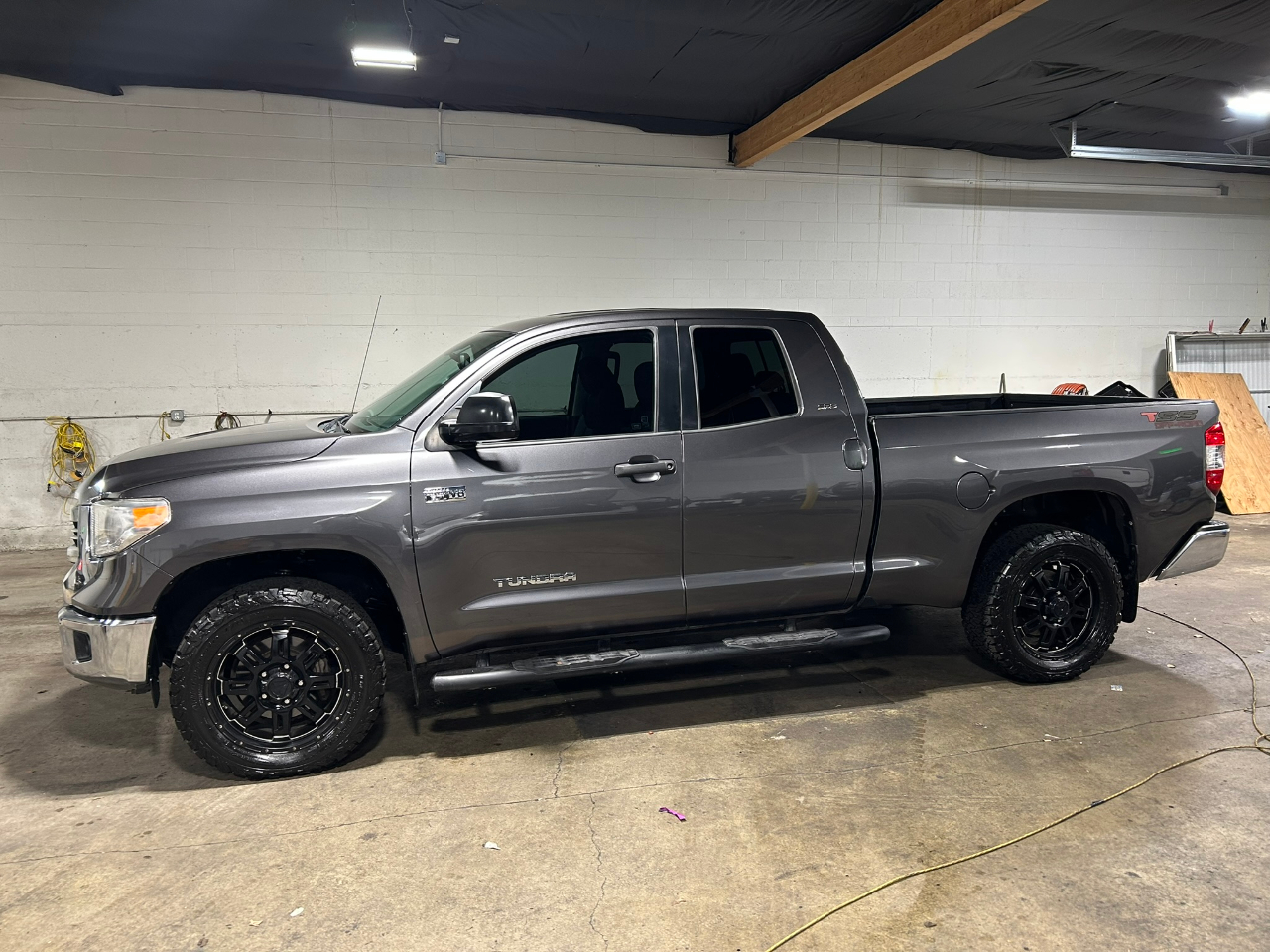 Toyota Tundra SR5 5.7L V8 FFV Double Cab 4WD 2016