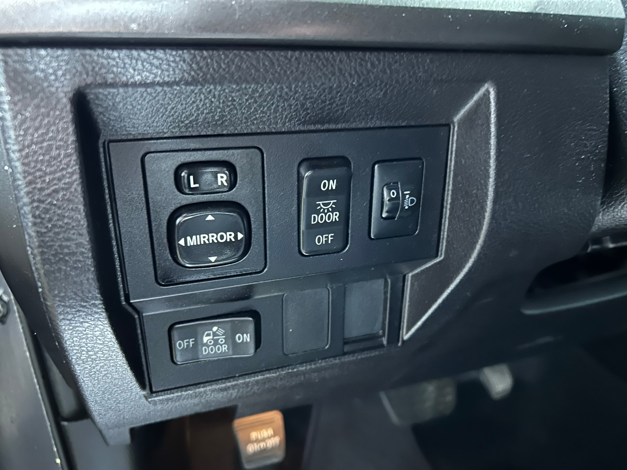 Toyota Tundra SR5 5.7L V8 FFV Double Cab 4WD 2016