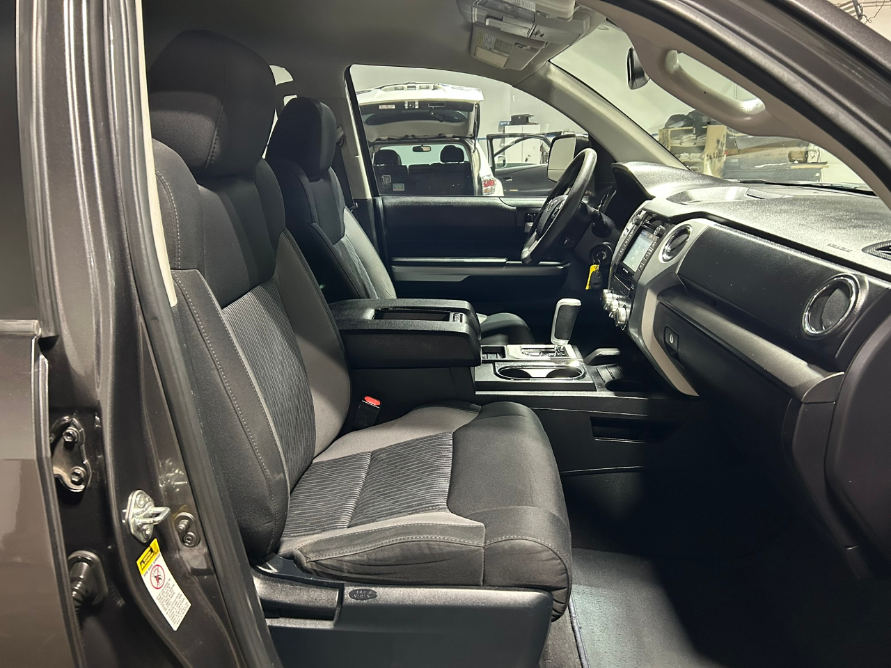 Toyota Tundra SR5 5.7L V8 FFV Double Cab 4WD 2016