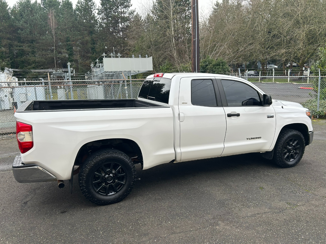 Toyota Tundra SR5 5.7L V8 Double Cab 4WD 2018