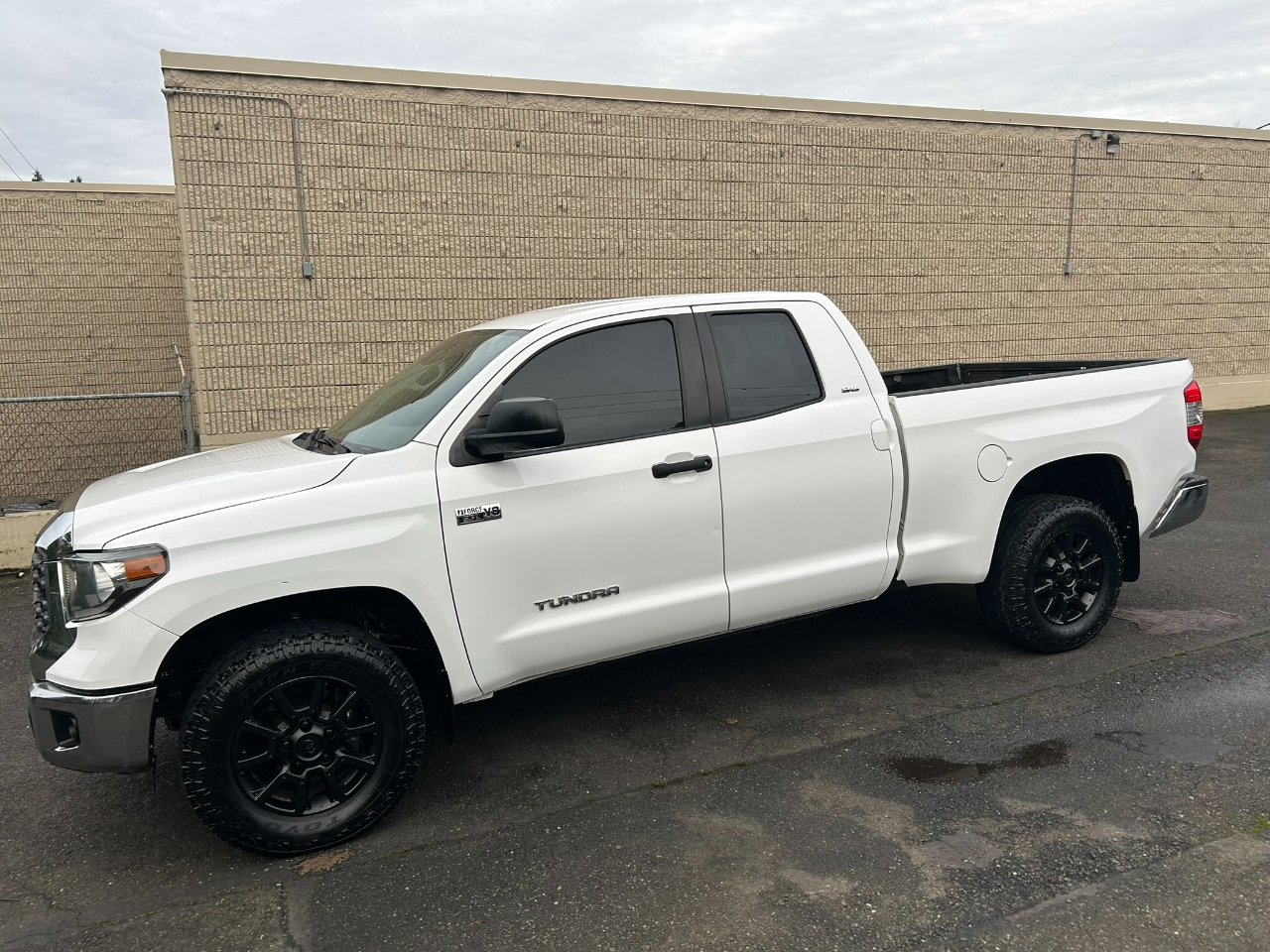 Toyota Tundra SR5 5.7L V8 Double Cab 4WD 2018