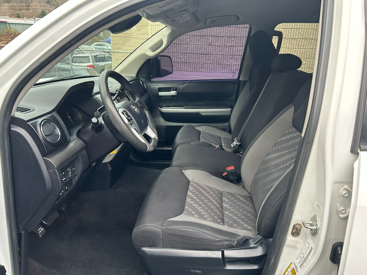 Toyota Tundra SR5 5.7L V8 Double Cab 4WD 2018