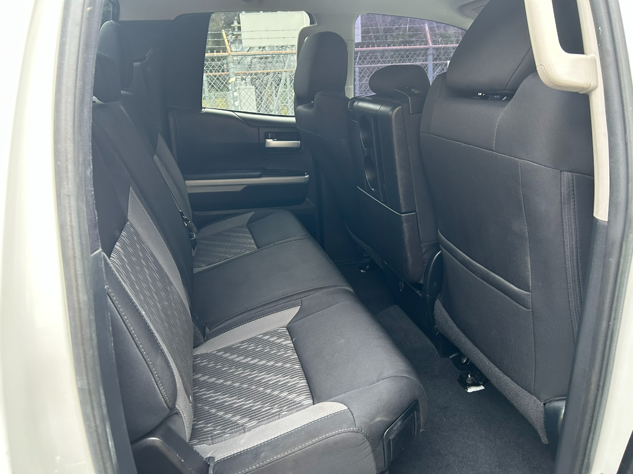 Toyota Tundra SR5 5.7L V8 Double Cab 4WD 2018