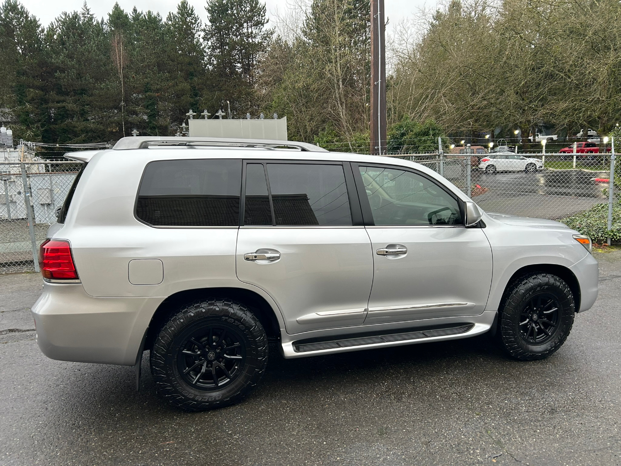 Lexus LX 570 Sport Utility 2010