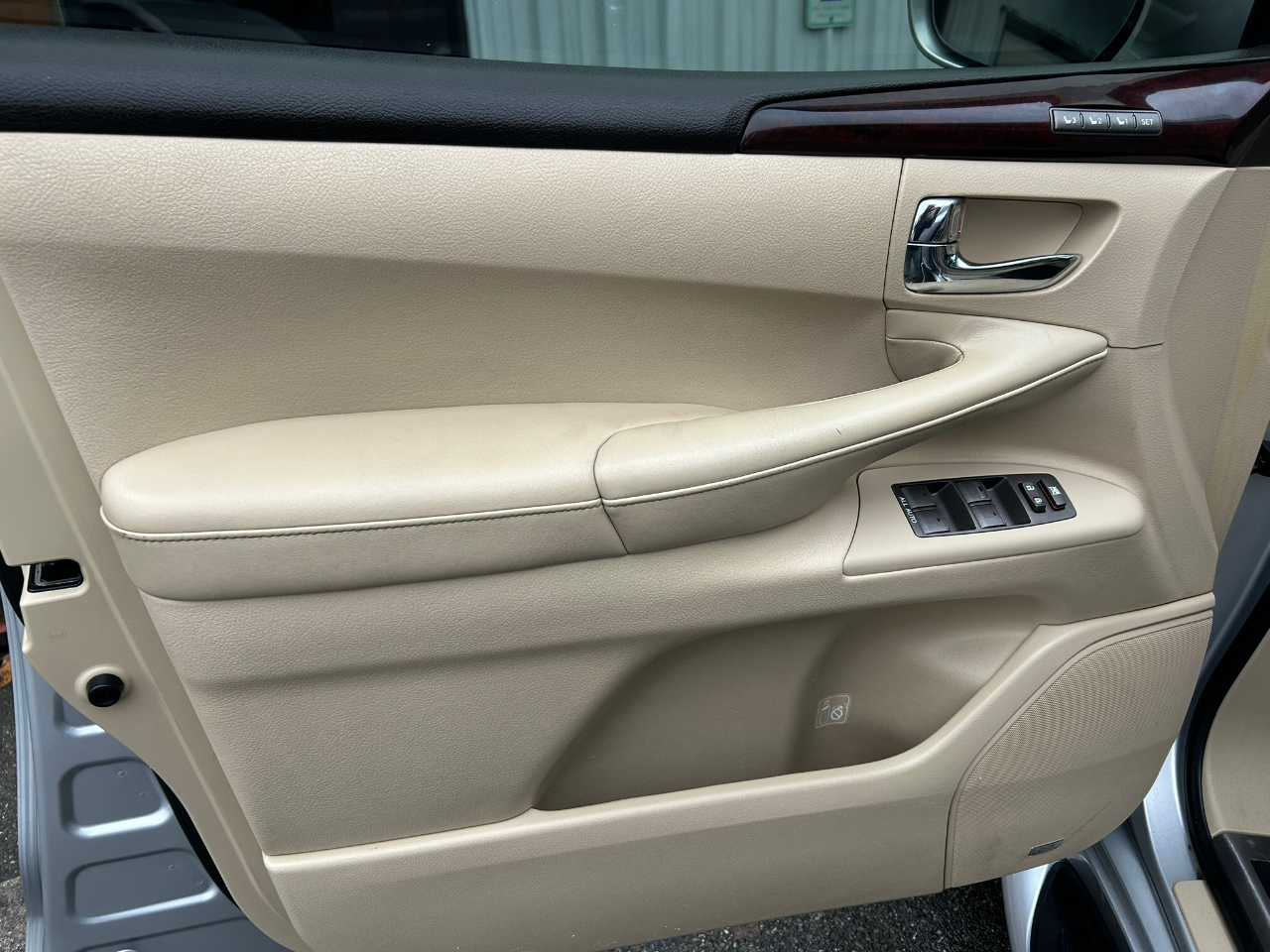 Lexus LX 570 Sport Utility 2010