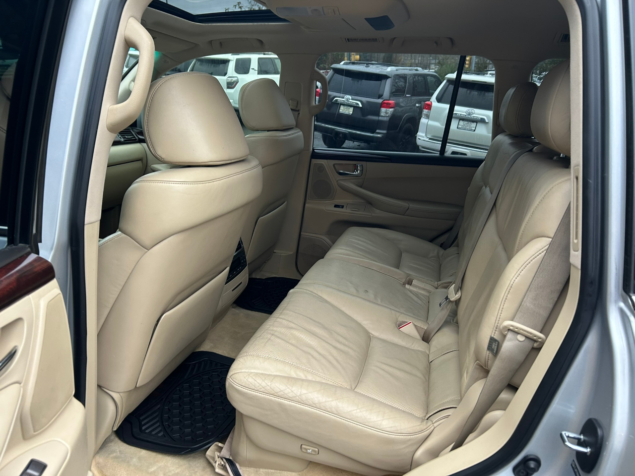 Lexus LX 570 Sport Utility 2010