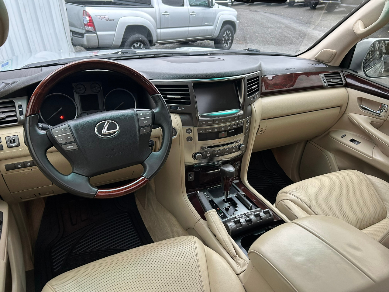 Lexus LX 570 Sport Utility 2010