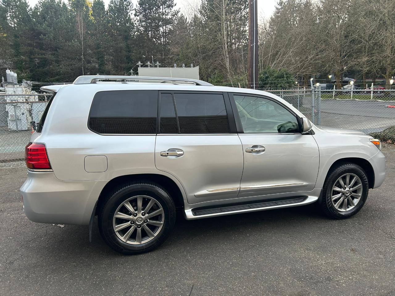 Lexus LX 570 Sport Utility 2010