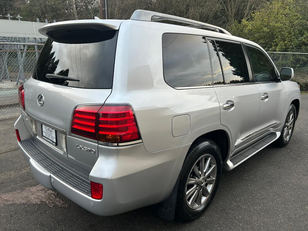 Lexus LX 570 Sport Utility 2010