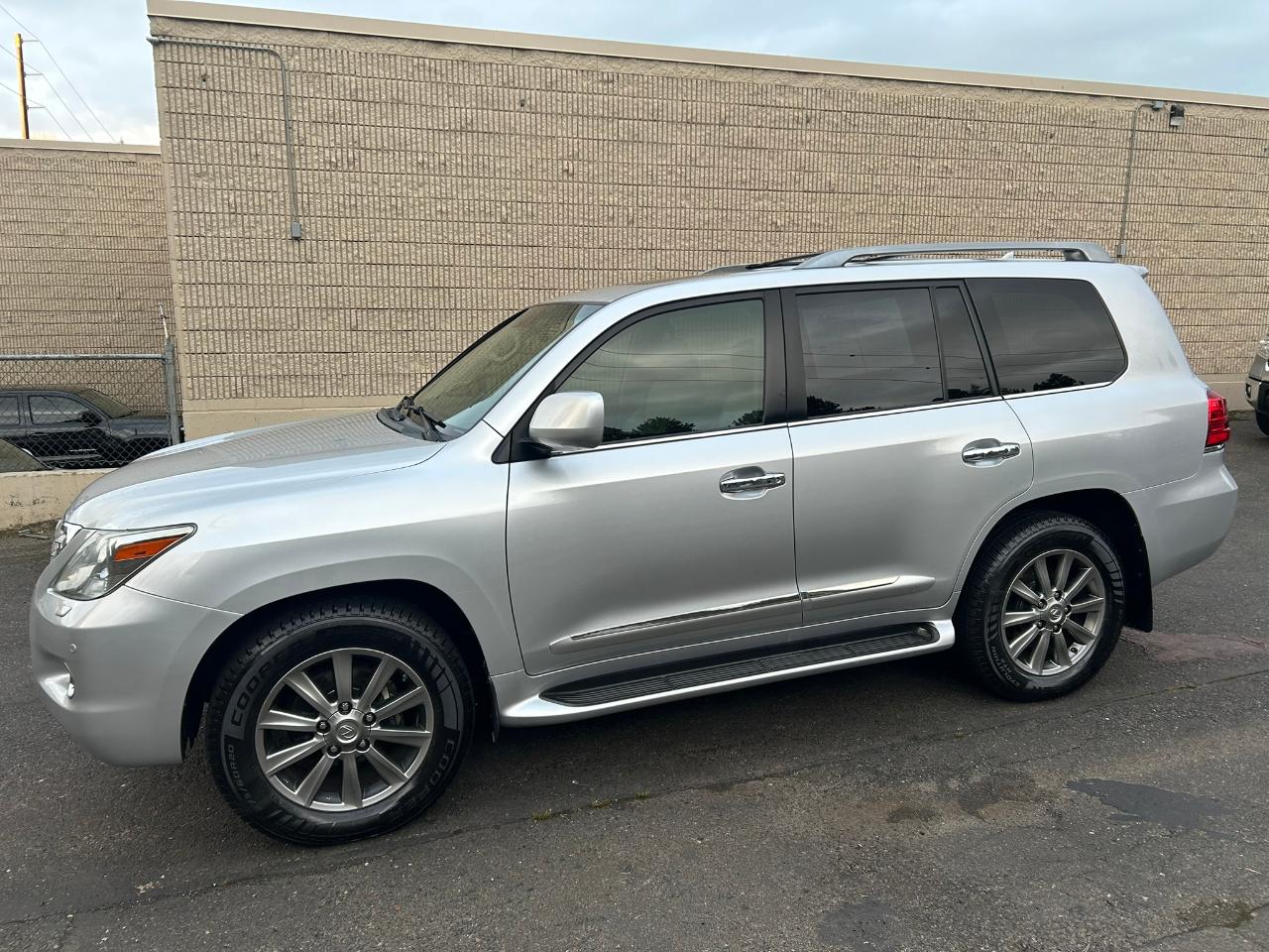 Lexus LX 570 Sport Utility 2010