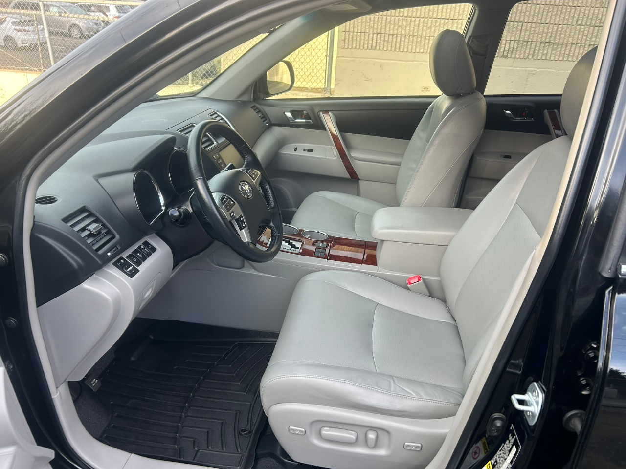 Toyota Highlander Hybrid Limited 4WD 2012