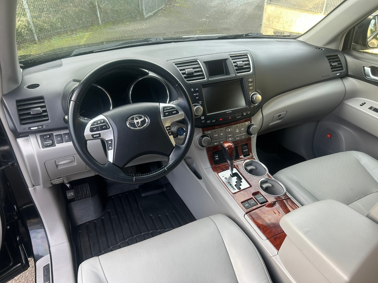 Toyota Highlander Hybrid Limited 4WD 2012