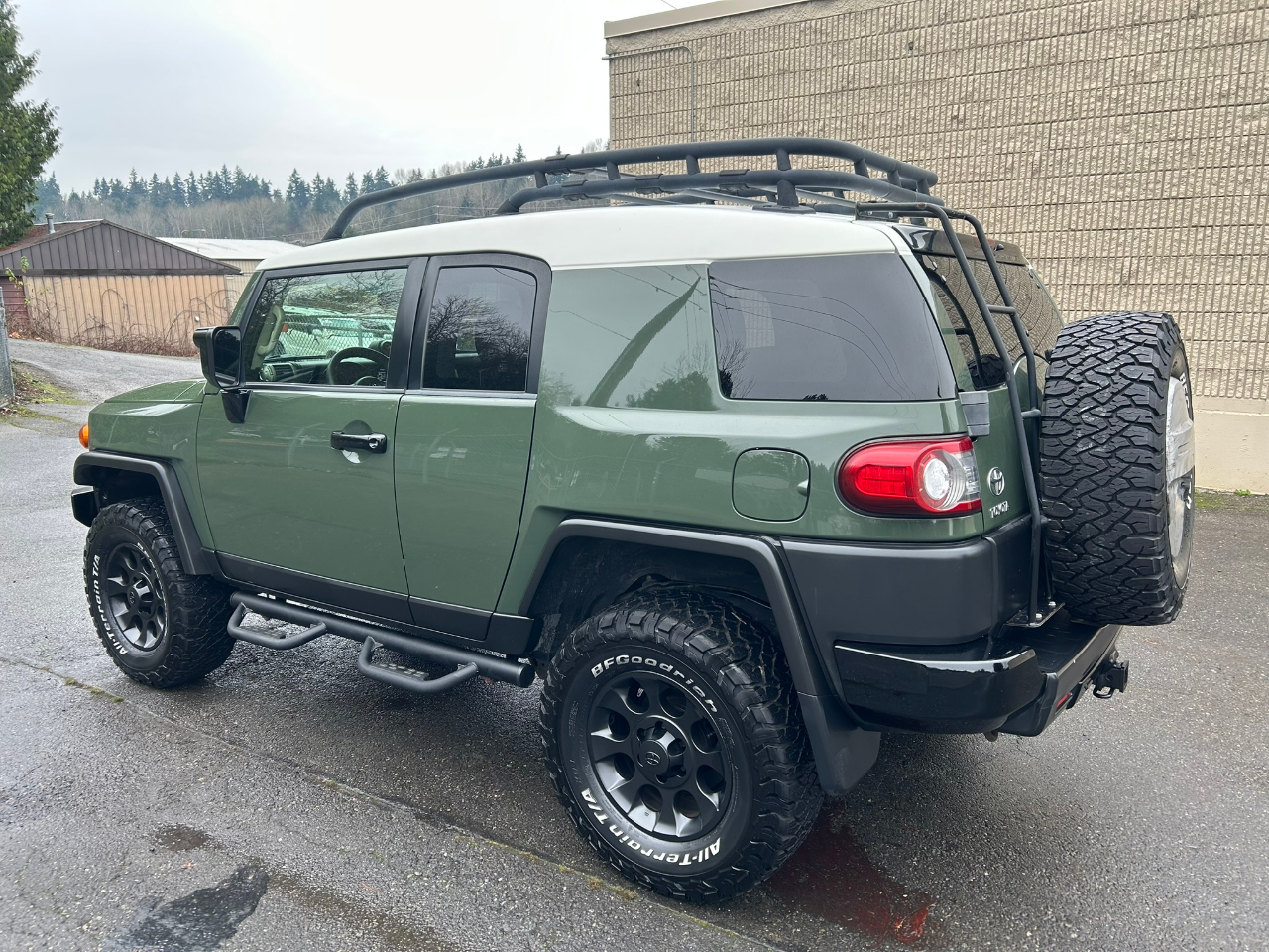 Toyota FJ Cruiser 4WD MT 2012
