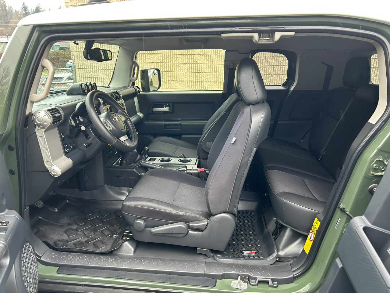 Toyota FJ Cruiser 4WD MT 2012