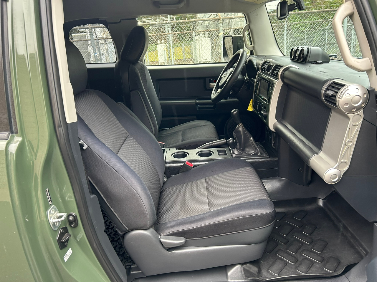 Toyota FJ Cruiser 4WD MT 2012