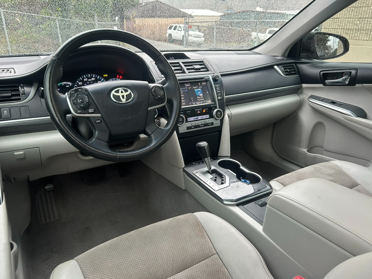 Toyota Camry Hybrid XLE 2014