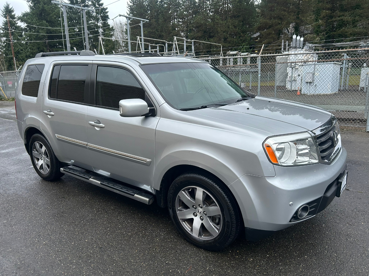 Honda Pilot Touring 4WD 5-Spd AT with DVD 2013
