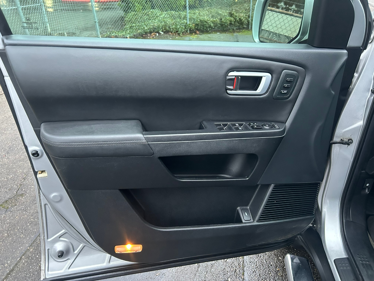 Honda Pilot Touring 4WD 5-Spd AT with DVD 2013