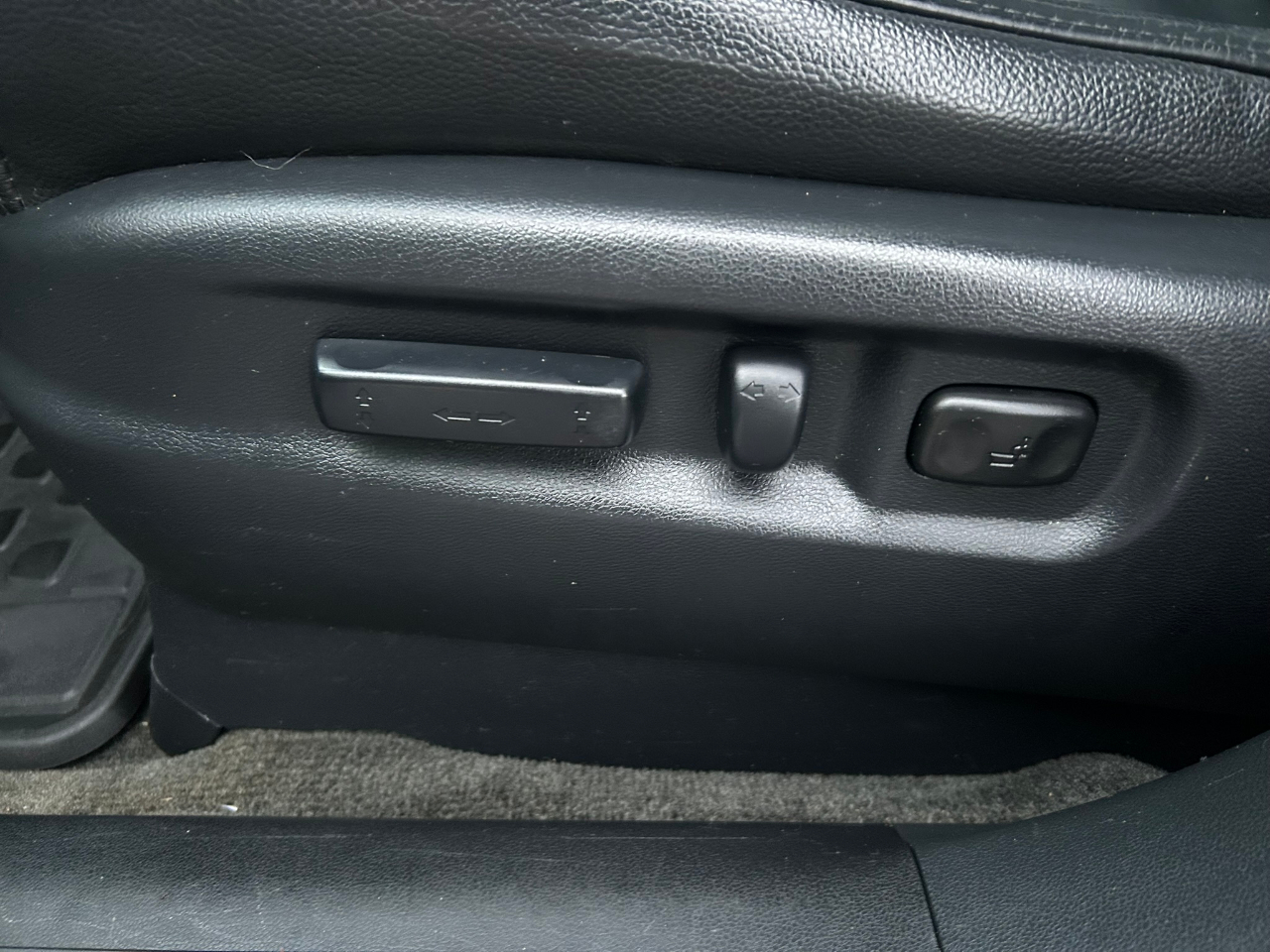 Honda Pilot Touring 4WD 5-Spd AT with DVD 2013