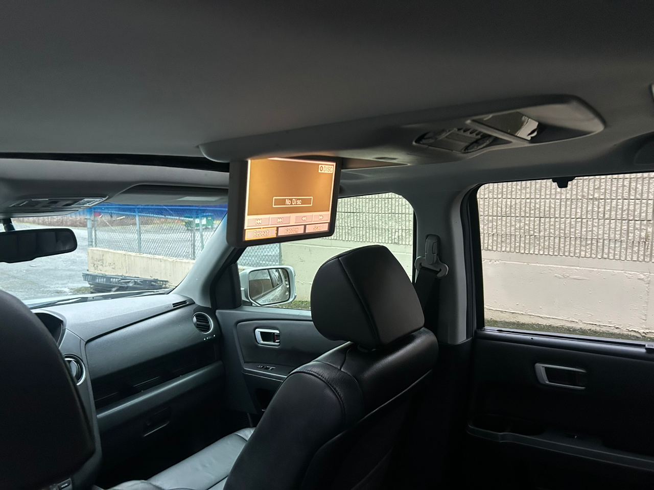 Honda Pilot Touring 4WD 5-Spd AT with DVD 2013