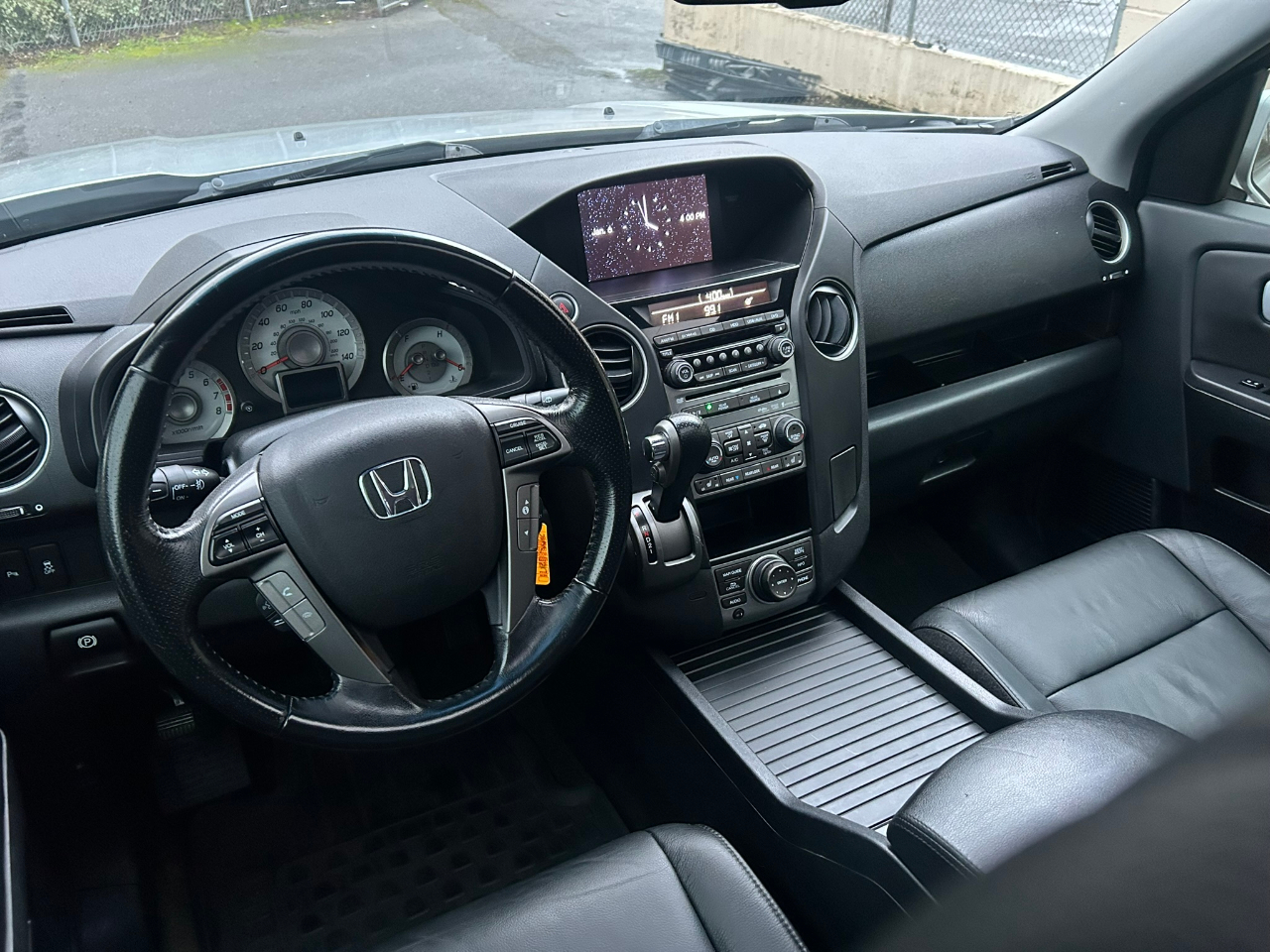 Honda Pilot Touring 4WD 5-Spd AT with DVD 2013