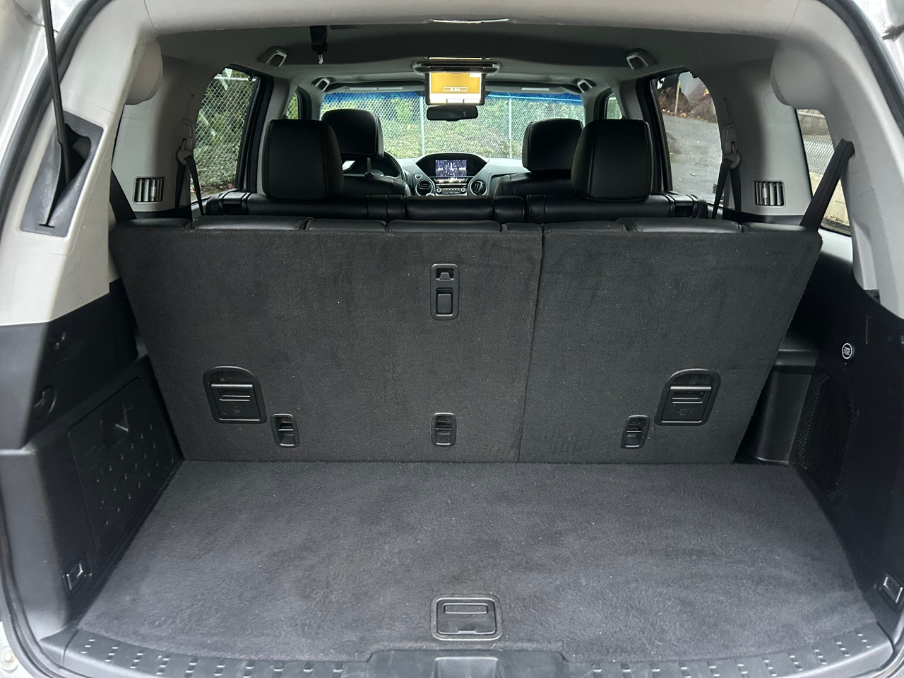 Honda Pilot Touring 4WD 5-Spd AT with DVD 2013