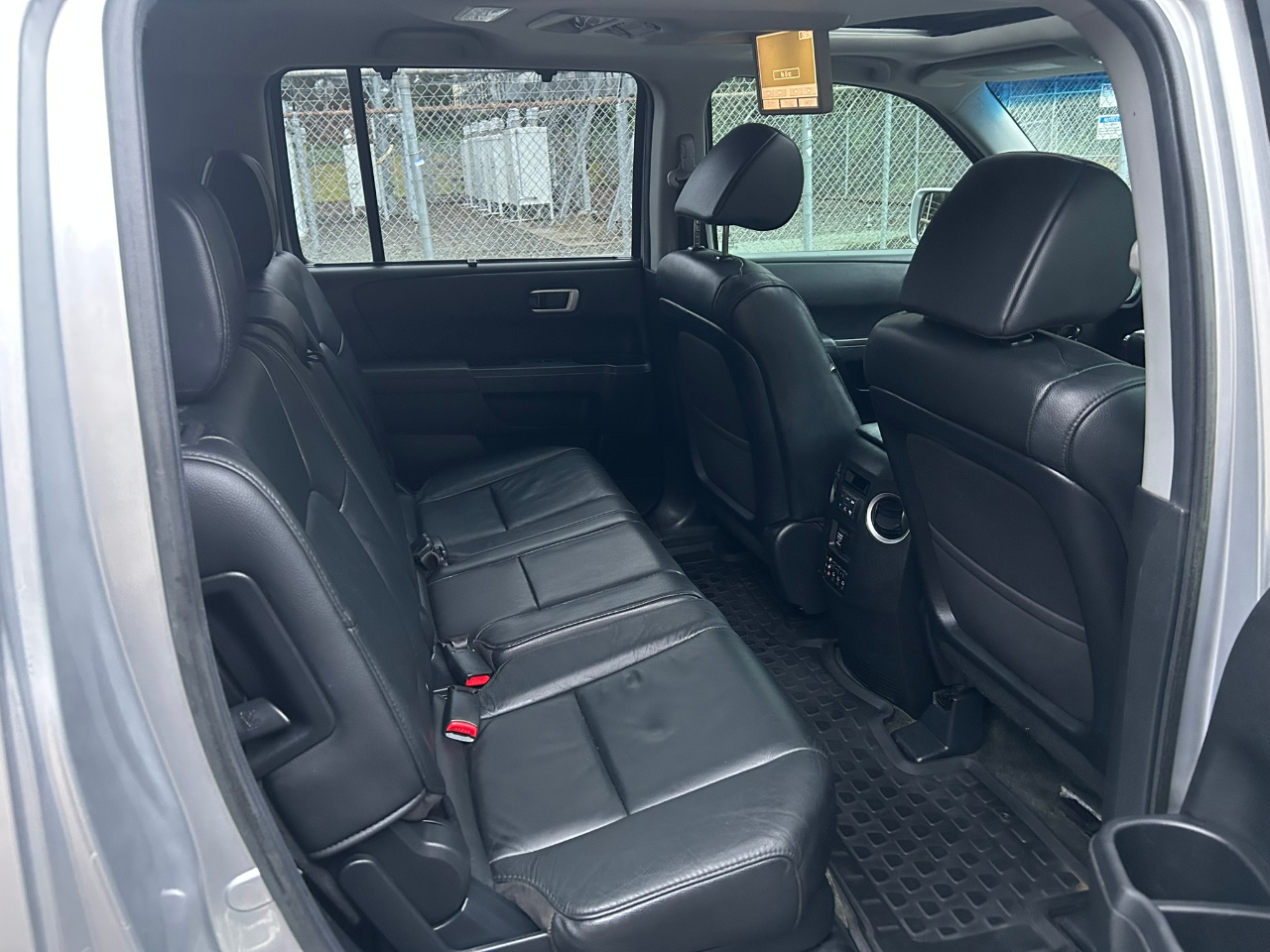 Honda Pilot Touring 4WD 5-Spd AT with DVD 2013