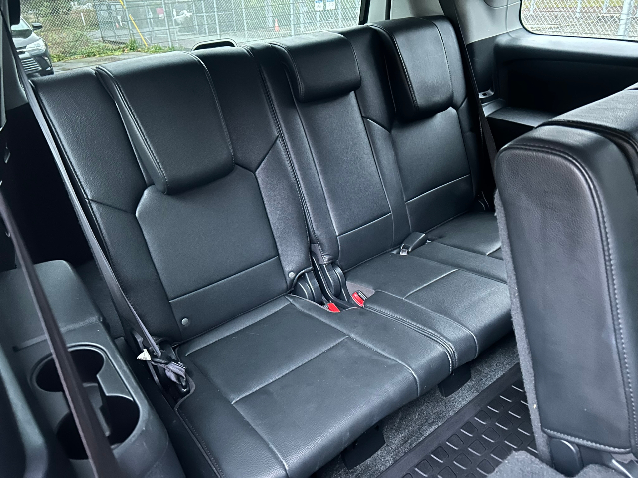 Honda Pilot Touring 4WD 5-Spd AT with DVD 2013