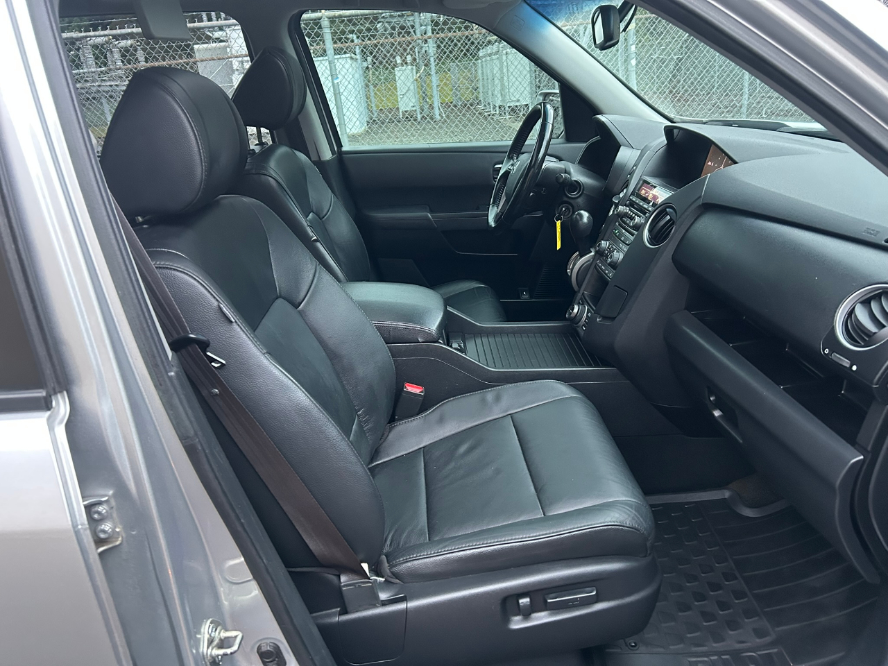 Honda Pilot Touring 4WD 5-Spd AT with DVD 2013