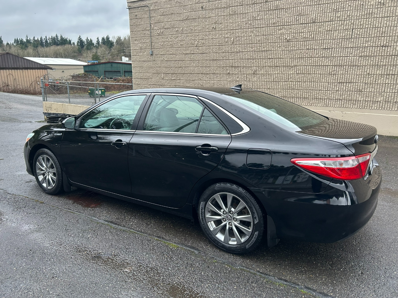 Toyota Camry Hybrid XLE 2016
