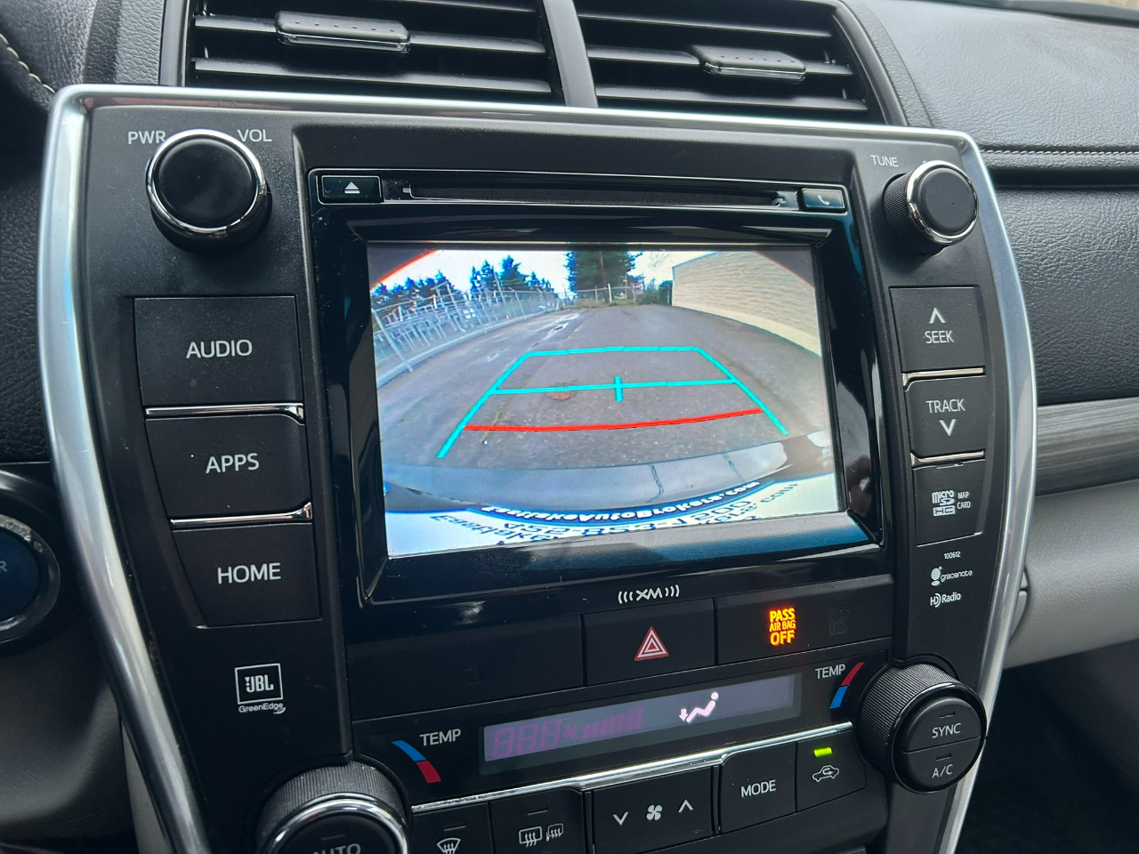 Toyota Camry Hybrid XLE 2016