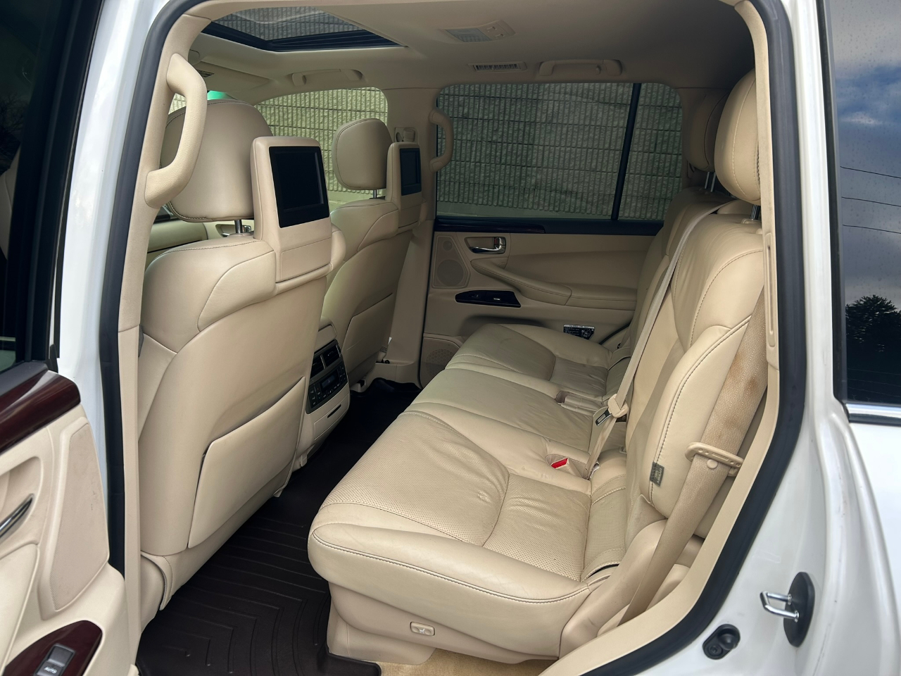 Lexus LX 570 Sport Utility 2013