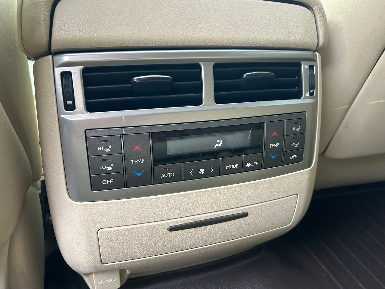 Lexus LX 570 Sport Utility 2013