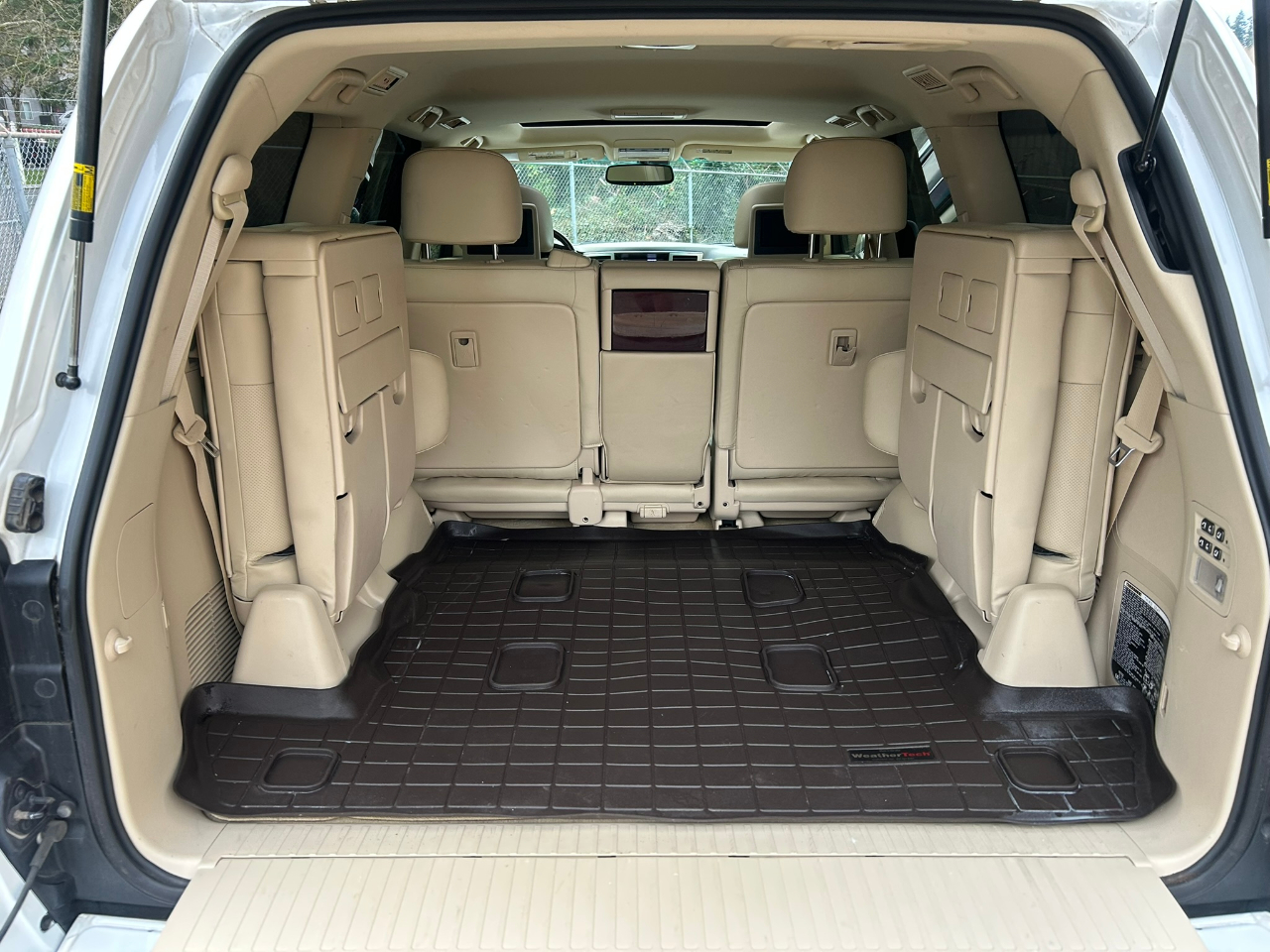 Lexus LX 570 Sport Utility 2013