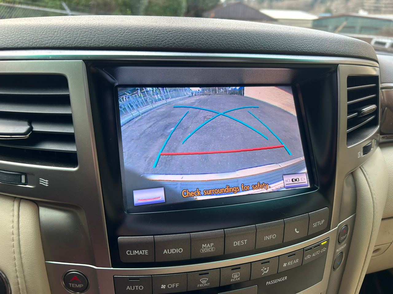 Lexus LX 570 Sport Utility 2013