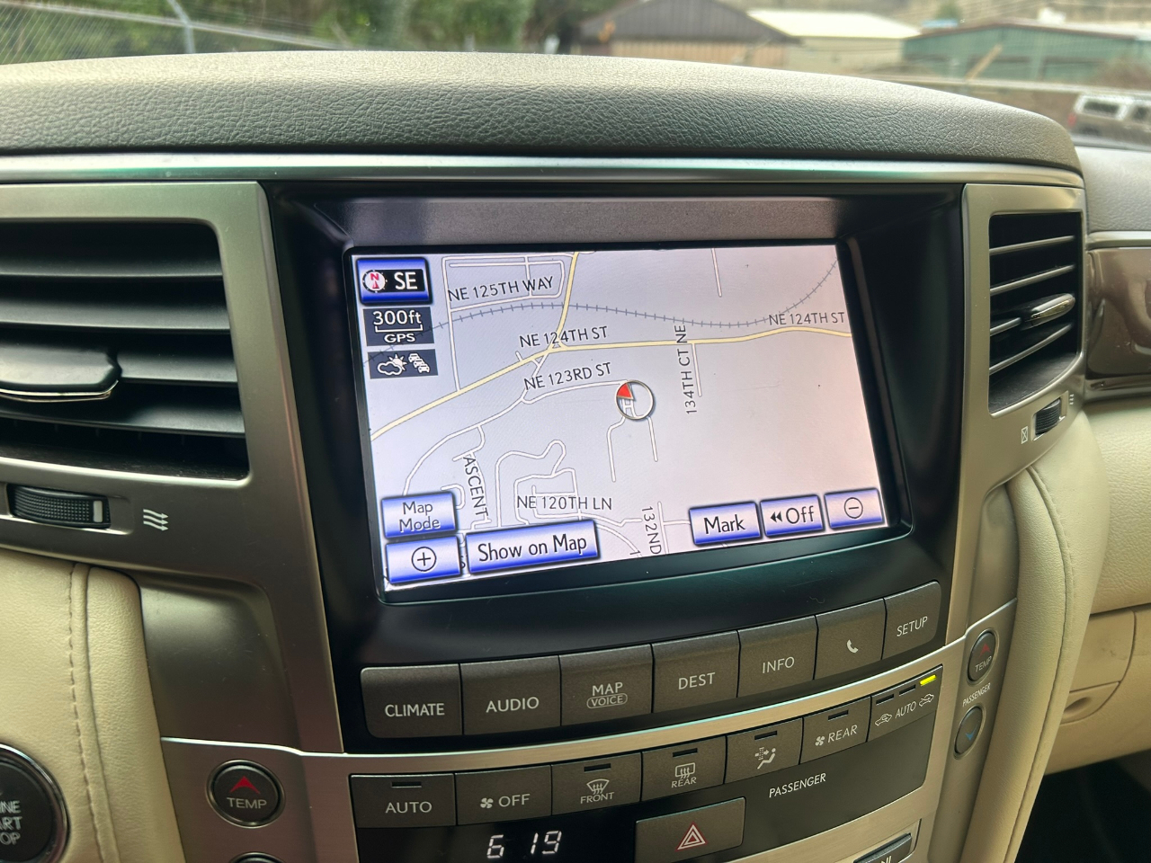 Lexus LX 570 Sport Utility 2013