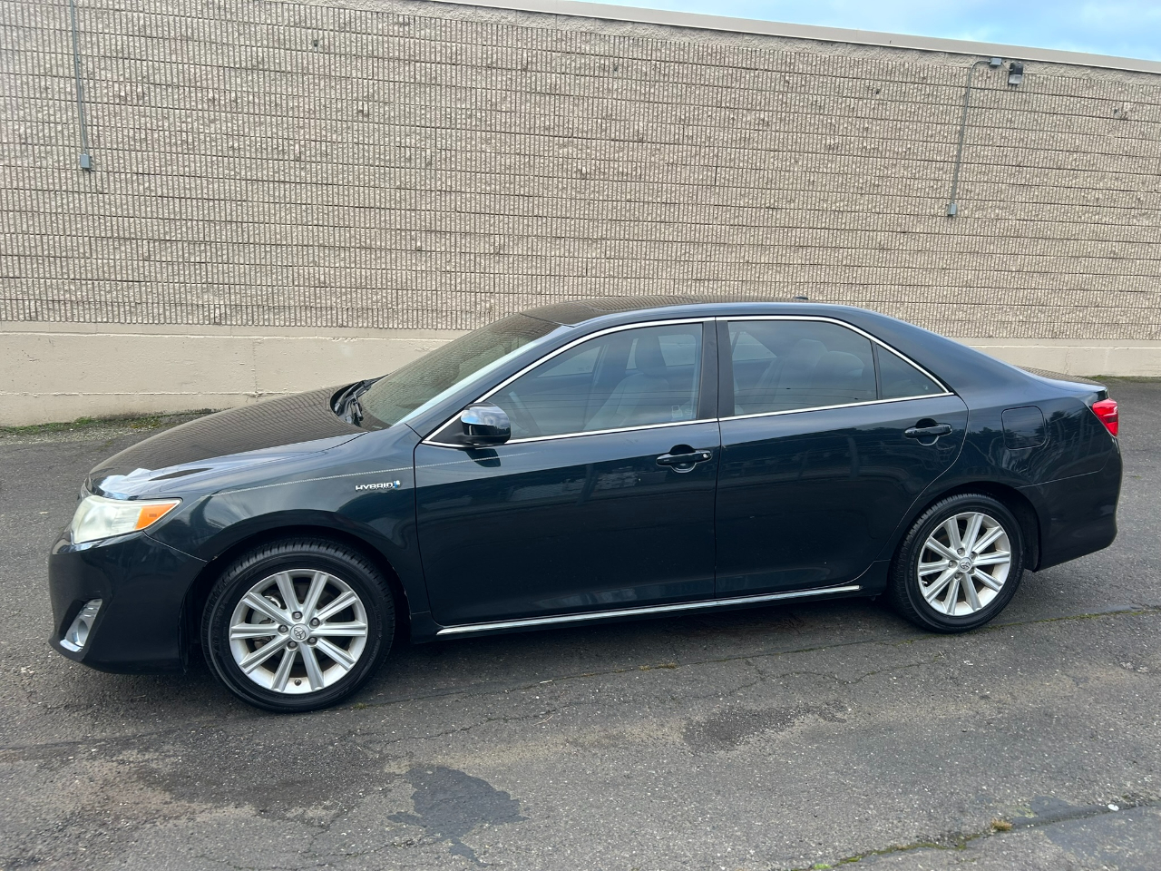 Toyota Camry Hybrid XLE 2014