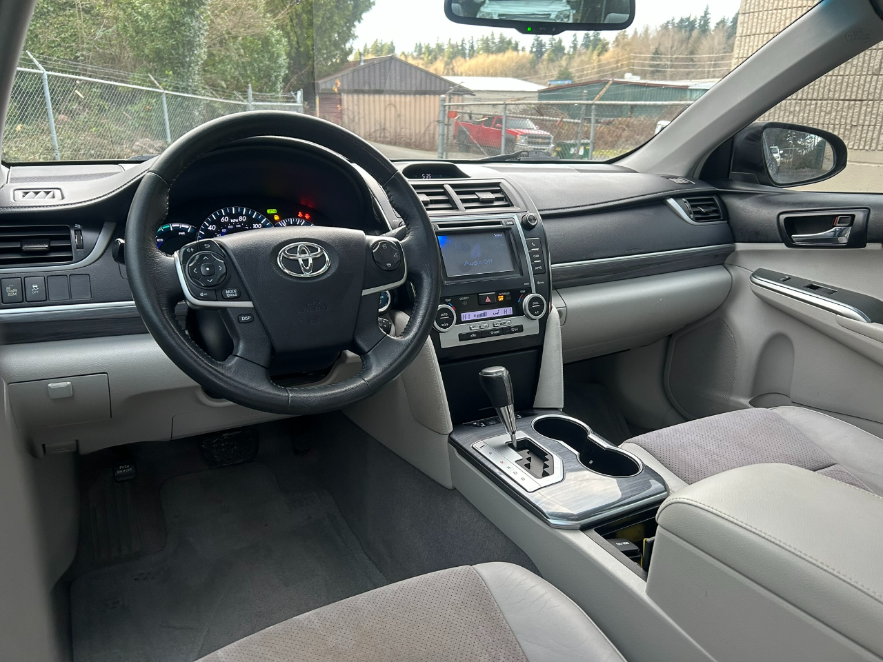 Toyota Camry Hybrid XLE 2014
