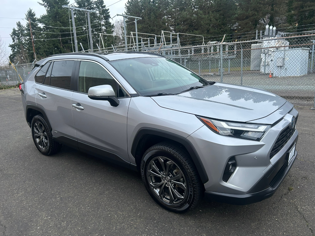 Toyota RAV4 Hybrid XLE Premium 2022