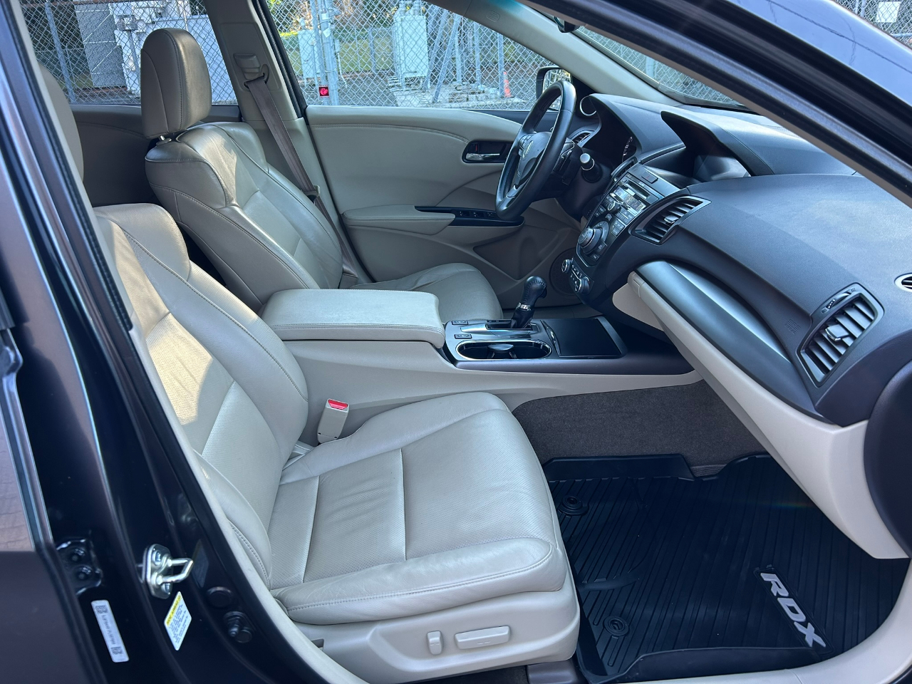 Acura RDX 6-Spd AT AWD w/ Technology Package 2015