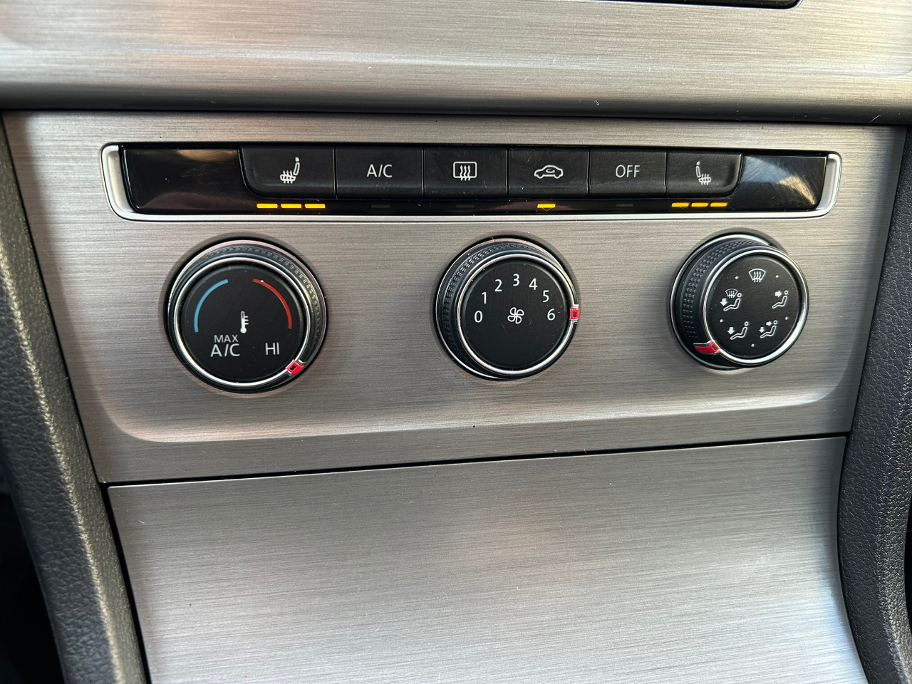 Volkswagen Golf SportWagen TDI SE 6A 2015