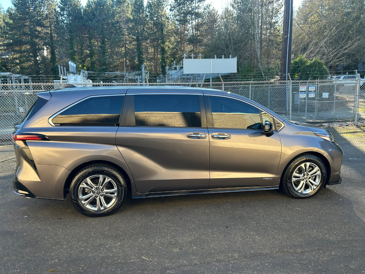 Toyota Sienna XSE 7-Passenger AWD 2021