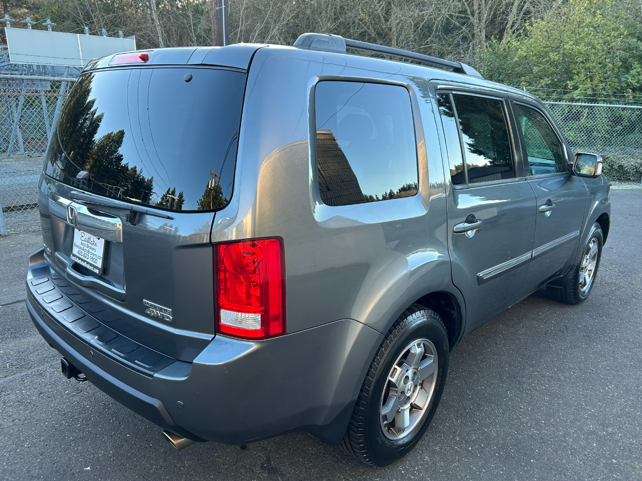 Honda Pilot Touring 4WD 5-Spd AT with DVD 2011