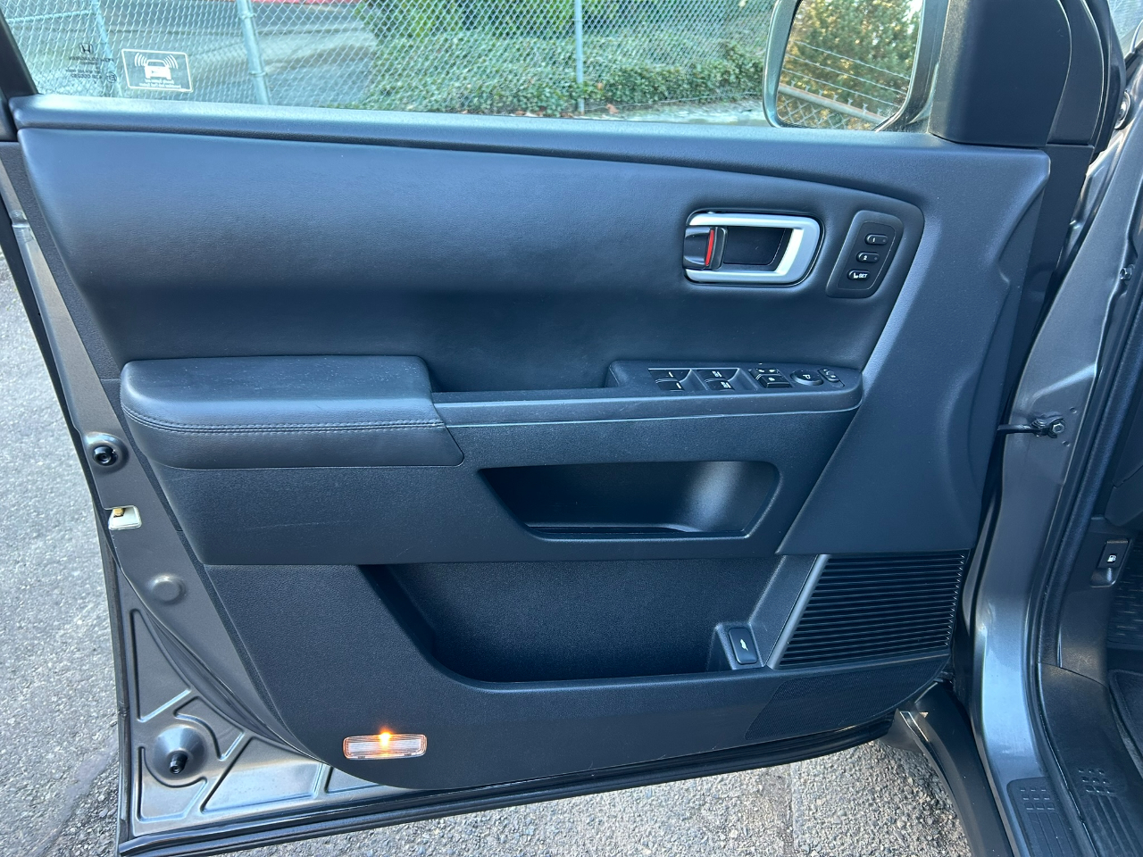 Honda Pilot Touring 4WD 5-Spd AT with DVD 2011