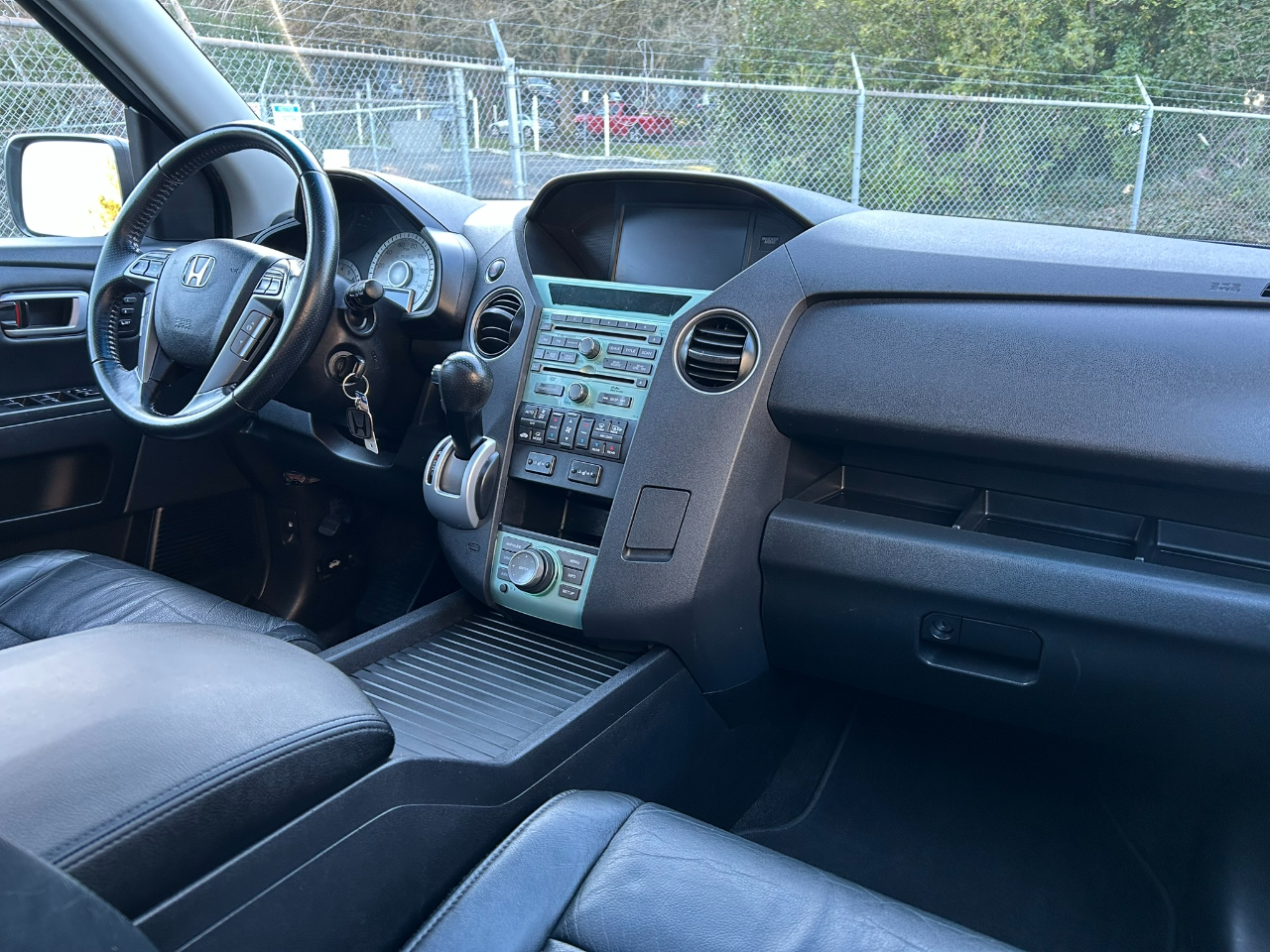 Honda Pilot Touring 4WD 5-Spd AT with DVD 2011