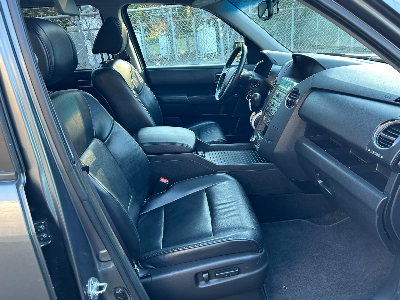 Honda Pilot Touring 4WD 5-Spd AT with DVD 2011