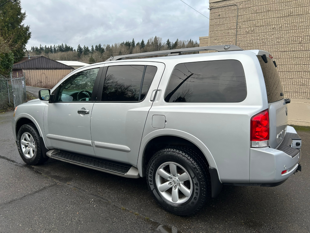 Nissan Armada SV 4WD 2015