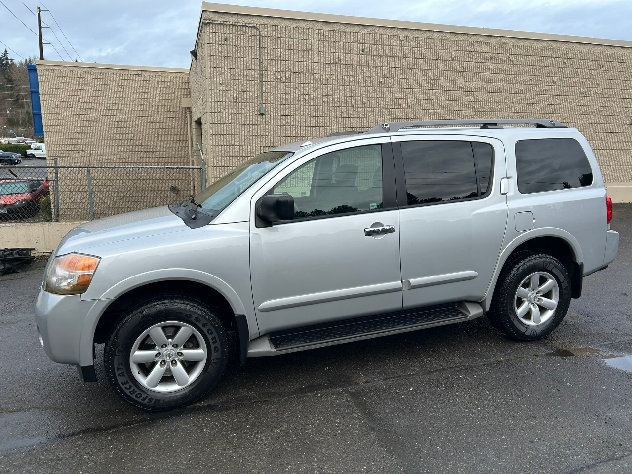 Nissan Armada SV 4WD 2015
