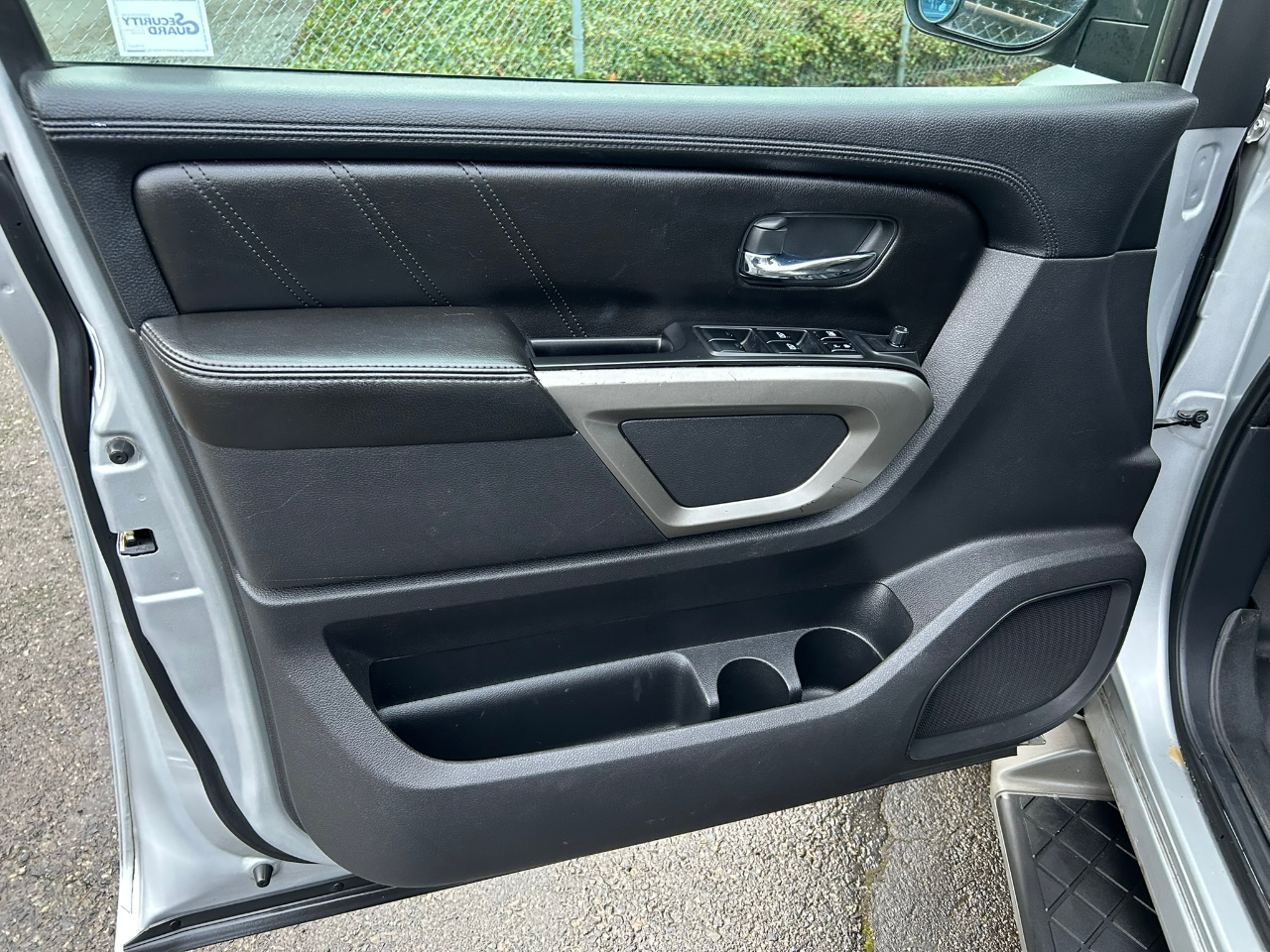 Nissan Armada SV 4WD 2015